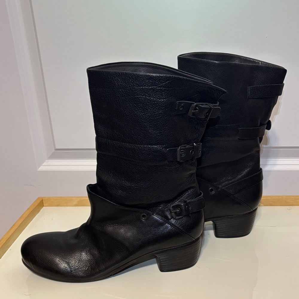 Women's Black Mid-Calf Buckle Accent Heeled Boots - Picture 4 of 9